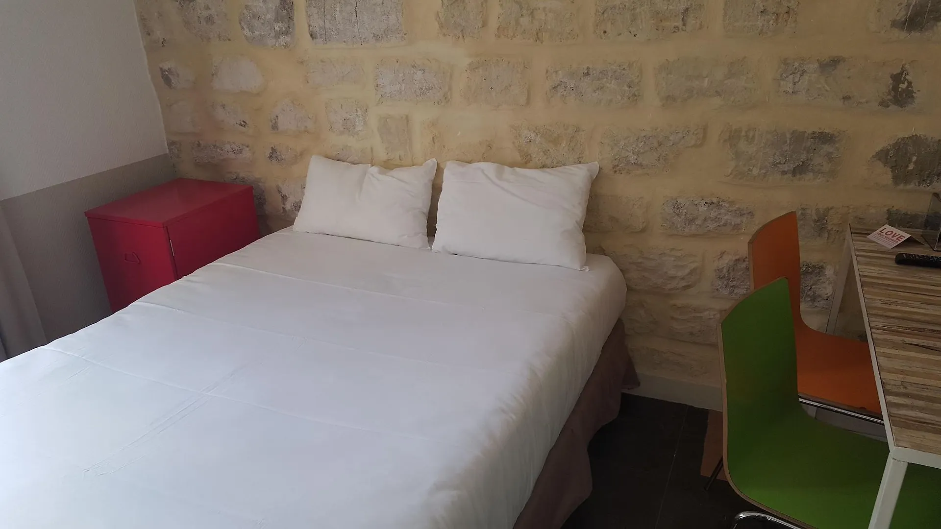 Le Regent Montmartre By Hiphophostels Paris Hostel