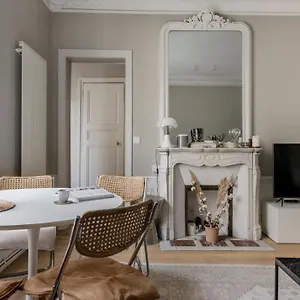 Appartement Charming Parisian - 50 M2 - Trendy 9th District, Paris