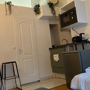 Canal Saint Martin Apartament