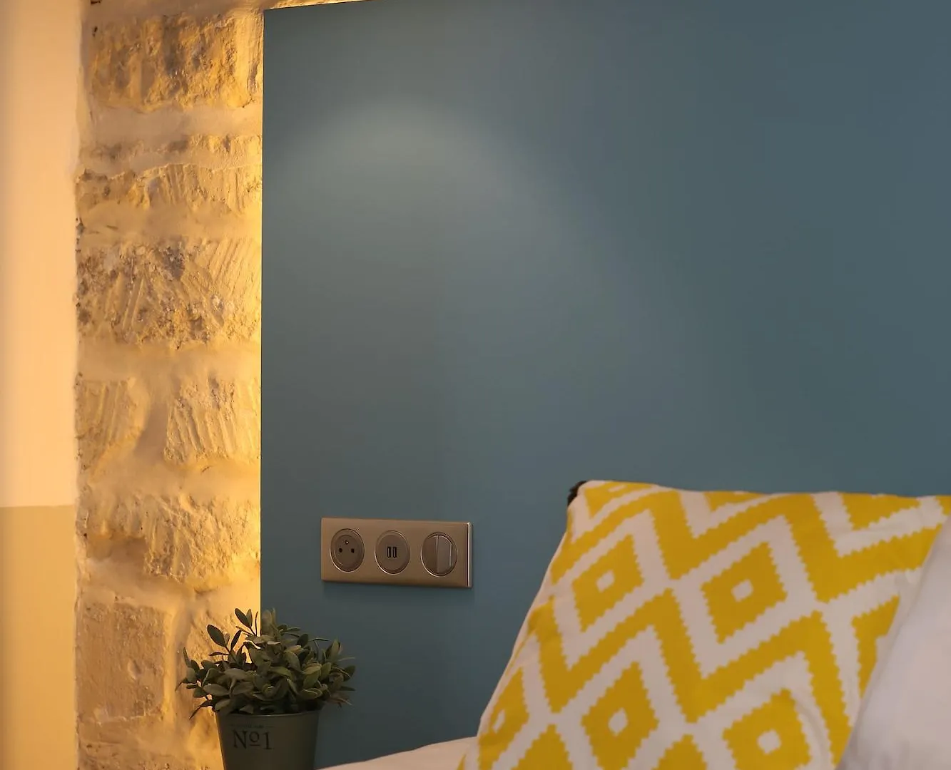 Hostel Le Regent Montmartre By Hiphophostels Paris France