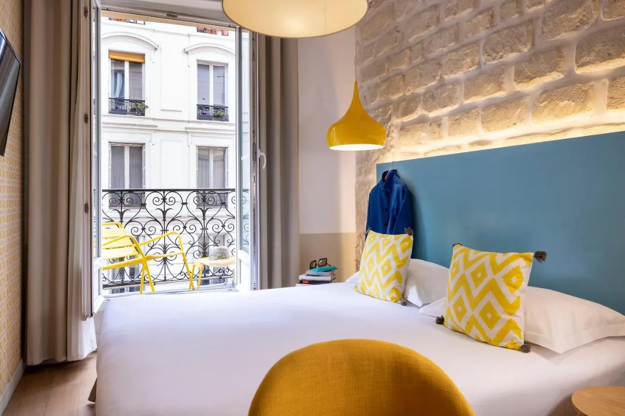Hostel Le Regent Montmartre By Hiphophostels Paris France