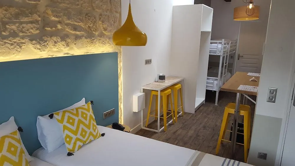 Le Régent Montmartre by Hiphophostels Paris Auberge de jeunesse