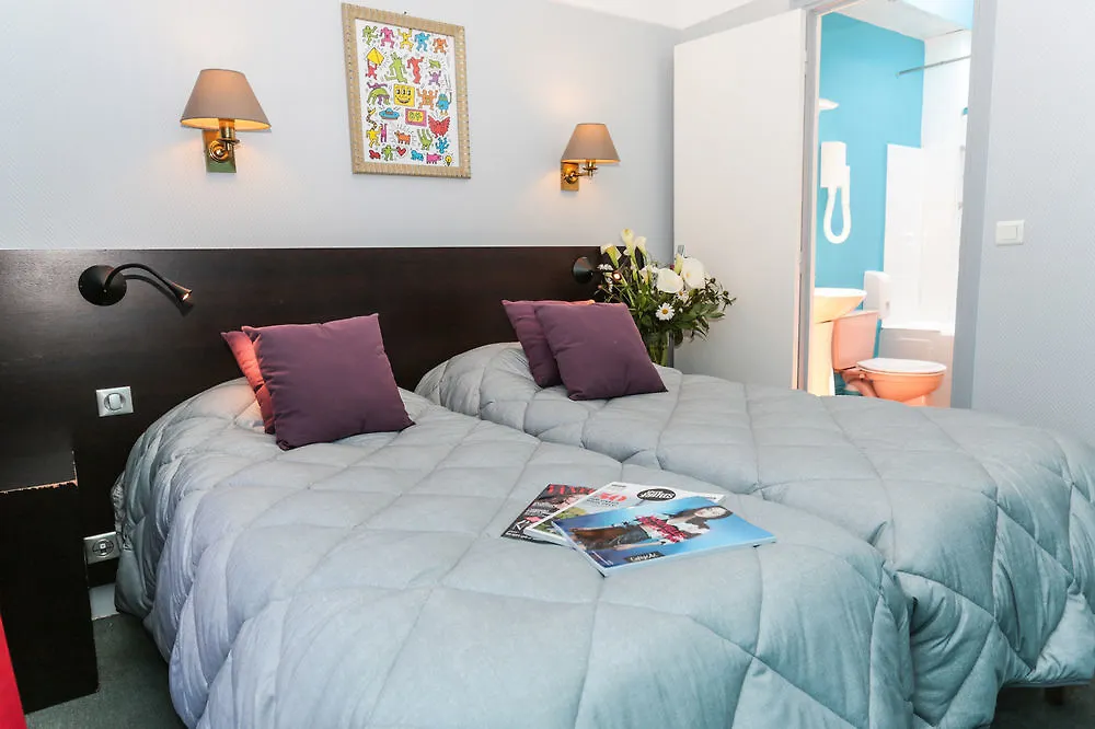 Hostel Le Regent Montmartre By Hiphophostels Paris France
