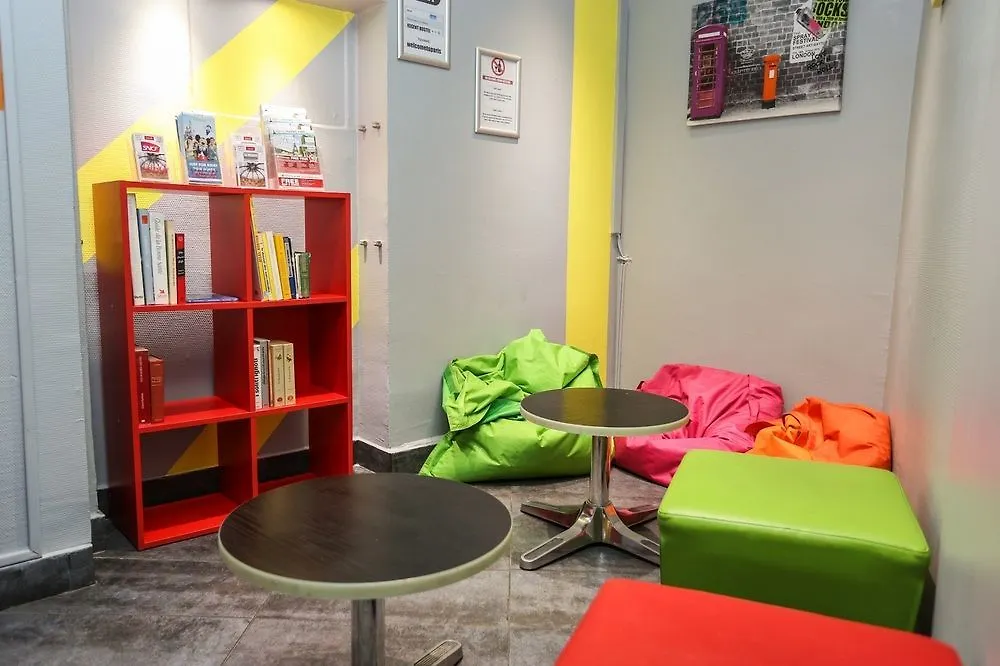 Hostel Le Regent Montmartre By Hiphophostels Paris